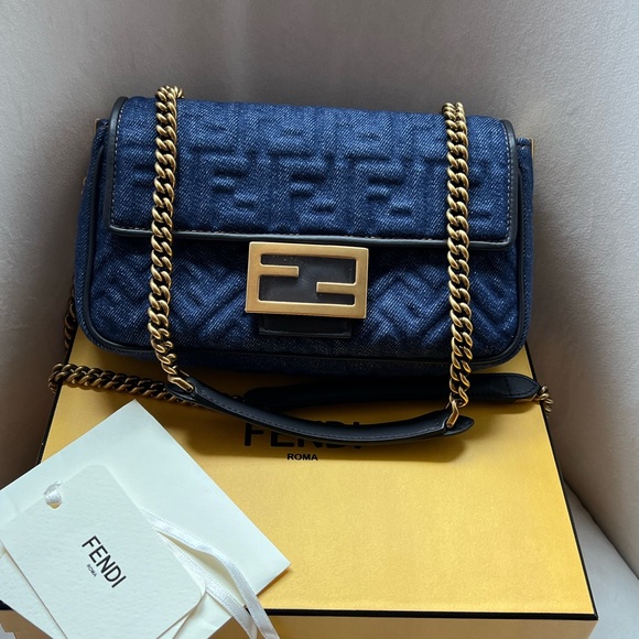 ❌SOLD❌ NEW FENDI Denim Medium Midi Baguette with Zucca print interior Crossbody - Picture 3 of 11